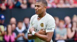 Une admirable personne, avec qui j'ai eu la chance d'échanger. Mbappe Razognalsya Do Neveroyatnoj Skorosti V Matche Franciya Germaniya Video Telekanal Futbol