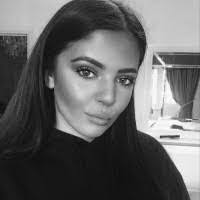 Holly Bliss's Instagram, Twitter & Facebook