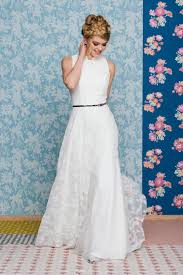 Seid dabei bei meiner brautkleider anprobe! Brautkleid Mit Stehkragen Im Asiastyle Asymmetrisch Besonders Kuss Die Braut Brautmode