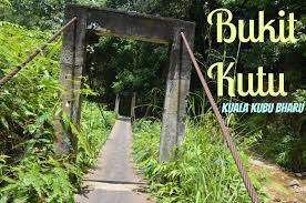 After passing the selangor dam, you go the bridge at the chiling river. Bukit Kutu Kuala Kubu Bharu Malaysia