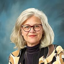 Kim Armstrong's Instagram, Twitter & Facebook