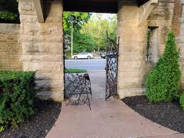 They are part welded and part riveted together, then galvanized so they should last a. Alexis Zotos On Twitter In This Video You Can See Protestors Walk Right Through The Gate It S Not Destroyed When They Walk Onto The Street You Can Hear Mccloskey Get The Hell