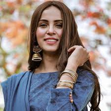 Nimra Khan To Leave You Flabbergasted In Her Latest Clicks From Insta!