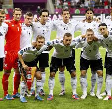 Der bundestrainer dürfte die mannschaft ins spiel schicken, die schon gegen die slowakei stark gespielt hat. Em Fazit Bundestrainer Low Gibt Fehler Gegen Italien Zu Welt