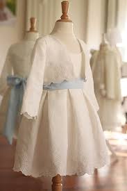 La robe cérémonie fille aurore en ivoire de la marque ezda conçue par les petits mecs est ravissante. Robe De Communion Fil De Legende