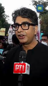 ‘Right to breathe’: Protesters gather at India Gate as Delhi’s AQI hits  alarming levels