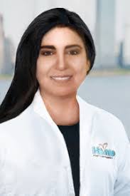 Lisa Hauer's Instagram, Twitter & Facebook