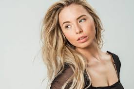 Modeling Test Shoot in Denver with Tia, World Management Denver — Tim  Gillies Photography