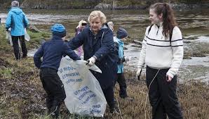 Erna solberg barn erna solberg takket barna for innsatsen. World Environment Day 2018 Beat Plastic Pollution Norway In China