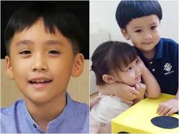 Dân mạng đổ gục trước loạt ảnh con gái Đoan Trang ôm cứng con trai Tiến  Luật mọi nơi