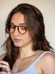 💙Já imaginou garantir uma lente de altíssima qualidade, com tecnologia de  ponta e nitidez incomparável? As lentes ZEISS oferecem uma visão perfeita,  conforto visual e durabilidade que só uma marca referência mundial