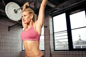 So sehen die speckrollen nicht nur unschön aus und machen den hosenkauf zum desaster, sondern gefährden auch die gesundheit, denn bauchfett gilt als besonders gefährlich. Abnehmen Am Bauch 10 Tipps Fur Einen Flachen Bauch Nu3