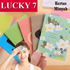 Walaupun dapat menghilangkan kilap di wajah dan menghapus minyak di wajah, kertas minyak wajah ini juga tidak baik jika dipakai terlalu sering untuk mengatasi permasalahan minyak berwajah kamu. Pembersih Wajah Glowing Kertas Minyak Wajah Kertas Minyak Linen Alami Menyerap Minyak Pada Wajah Shopee Indonesia