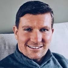 Robyn McGarry (@_RobynMcGarry)