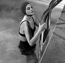 Sono i costumi da bagno indossati dalle dive di metà secolo scorso come brigitte bardot e marilyn monroe nei loro più famosi film cult. Storia Del Costume Da Bagno La Nascita Del Bikini Deabyday