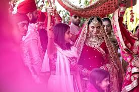 18 Ideas To Steal From Deepika Ranveer S Wedding Indian Bride Entry Indianwedding Indianjewellery Indian Wedding Photography Bollywood Wedding Bride Entry