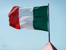 Die italienische nationalflagge ist eine trikolore mit drei senkrechten streifen in grün, weiß und rot. Hd Wallpaper Germany Flag Fabric Flagpole Black Red Gold German Flag Wallpaper Flare