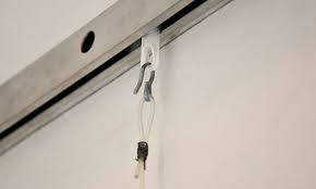 The official uk supplier of artiteq picture hanging systems. Simple Sturdy Diy Art Hanging System Tutorial From Green Olive Arts For The Art Hanger Line Use Fishing Line Art Hanging System Art Hanger Hanging Art