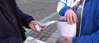 Wszystkie wasze wpłaty zostaną przekazane do puszek wośp lub przelane na ich konto bankowe jak to było w roku ubiegłym. Wosp 2020 Nie Uwierzysz Ile Wrzucil Do Puszki Kwota Robi Ogromne Wrazenie Wideo Krakow Super Express