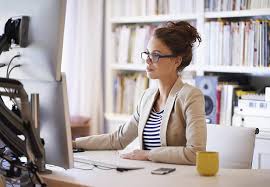 Kerja keras vs kerja cerdas. 8 Tanda Bahwa Kamu Adalah Seorang Pekerja Keras Glints Blog