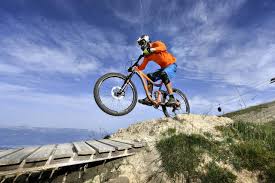 The village is at the bottom of the slope. Vtt Et Engins De Descente Bike Park