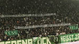 Den betrag haben fans des fcsg zwischen dem restart der meisterschaft mitte juni und dem saisonende anfang august gespendet. Fcsg Fans Protest Gegen Das Pyro Urteil