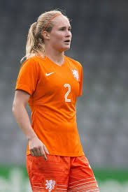 Een mooie taille, een egalere en gladdere huid en tenslotte een betere bloedsomloop. 45 Ideeen Over De Oranje Leeuwinnen Voetbalvrouwen Voetbal Vrouwenvoetbal