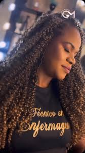 Começando nosso dia com a bela @leonora_oliveira_33 esbanjando beleza e  simpatia no nosso feed ❤️