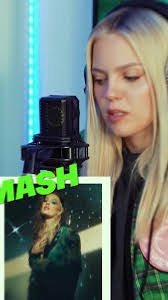 Renee Fletcher's Instagram, Twitter & Facebook