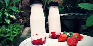 Honey, milk, strawberries, sugar, ingredients. Resep Korean Strawberry Milk Latte Segar Nan Kekinian Merdeka Com