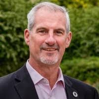 Steve Rae's Instagram, Twitter & Facebook