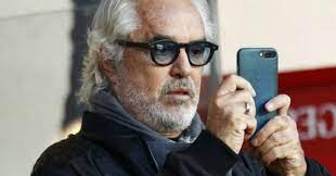 Nelle scorse ore la notizia di oltre sessanta dipendenti del billionaire positivi al coronavirus. Flavio Briatore Ricoverato Al San Raffaele Per Coronavirus Non Nel Padiglione Covid Ma Nel Reparto A Pagamento Il Fatto Quotidiano