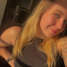 Jag brukar säga "mucho" till mina spanska vänner. Det betyder mycket för  dom.