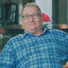 day 2: what's the nicest thing jay did? : r/Modern_Family