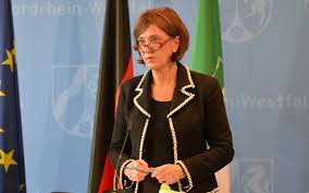 Ministerin yvonne gebauer fotos videobotschaften. Nrw Schulministerin Gebauer In Der Kritik Antenne Munster