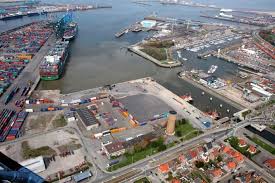 Products such as fruit, steel and coffee can thus be transported to the european hinterland much faster and more sustainably. Havens Van Antwerpen En Zeebrugge Smelten Samen Tot Port Of Antwerp Bruges We Combineren Het Beste Van Twee Werelden Brugge Hln Be