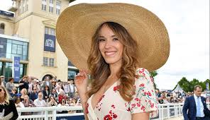 S'il vous plaît partager www.seriestreaming.cc avec vos amis. Pourquoi Elodie Fontan Quitte Clem