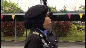 Polis menerima laporan polis berhubung kenyataan khairy jamaluddin yang menyatakan tentang sumbangan vaksin kepada ketua kenteri pulau polis pulau pinang akan merekodkan keterangan beberapa saksi bagi membantu siasatan berhubung individu kononnya menawarkan sumbangan. Kad Kuasa Polis Sukarelawan