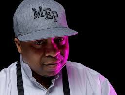 Kristopher Wright's Instagram, Twitter & Facebook