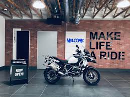 The black handlebars and golden calipers round off the. 2021 Bmw R 1250 Gs Adventure Ice Grey Bmw Motorcycles Of Seattle