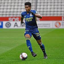 In the transfer market, the current estimated value of the player thiago mendes is 20 000 000 €, which exceeds the weighted average. Okt3rr0i5zw2mm