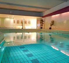 See all the excitement and activity that takes place at our tropical pool deck every day! Pool Bilder Holiday Inn Leiden Leiden Holidaycheck