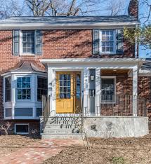 The red brick has an earthy feel and it is lovely to bring these. Exterior Paint Colors For Red Brick Homes 12 Best Choices You Can Select Aprylann