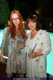 Sieh dir an, was martina rupp (martinarupp62) auf pinterest, der weltweit größten sammlung von ideen, entdeckt hat. Promi At Fotos Von Promis Prominente Promifotos Stars Sternchen Beruhmte Menschen Idole Moderatoren Schauspieler Sanger Entertainer Stars