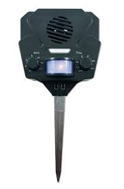 Other ultrasonic pest repeller reviews will tell you that if you are hoping to achieve a double repellent effect against pests and rodents on your property, 70k repellant would be an ideal choice. Solar Yard Gard Ultrasonic Solar Powered Motion Activated Animal Repeller Walmart Com Walmart Com