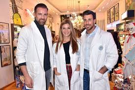 Ein deutsches gericht hat die anklage der staatsanwaltschaft zugelassen. Promis Fur Den Guten Zweck Der Charity Weihnachts Sale In Berlin