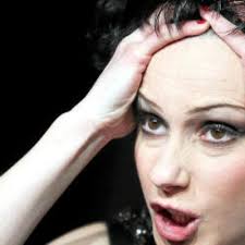 Premiere im Schminkkasten in Rudolstadt: Anne Kies begeistert in „Das  kunstseidene Mädchen“