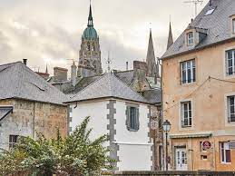 Check spelling or type a new query. M Et Mme Delile La Plus Petite Maison De France Bayeux Normandie Urlaub Frankreich