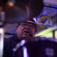 Major shout out to Darius for stopping by and taking some stunning photos  of our performance @drunkdonkeybarandgrill last Friday!