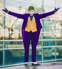 Dazu trägt der debil grinsende ganove ein graues hemd, eine grüne weste sowie eine. Joker Kostum Selber Machen Ideen Fur Kleidung Schminke Accessoires